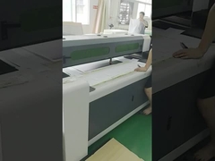 เครื่องชาร์จแสงอาทิตย์แบบพับได้ พกพาจากเนื้อผ้าออคซ์ฟอร์ด 200W แผ่นแสงอาทิตย์พับได้